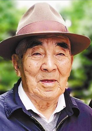 70年|对话两代体育东谈主:国旗与火把登上寰宇之巅
